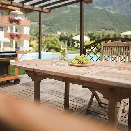 Untermairhof Christine Guest house Lagundo